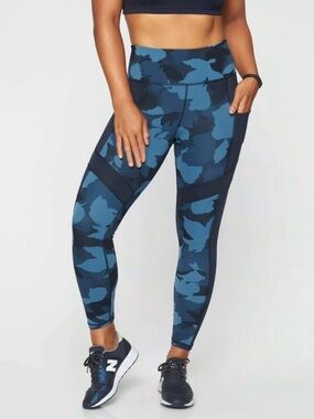 Athleta Printed Leggings Size L Blue Camo High Rise Zip Pocket Workout Pants